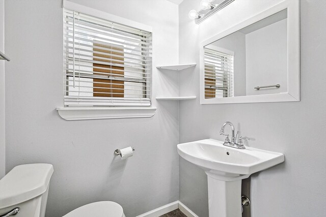 2120 Nottingham Blvd, Fort Worth, TX 76112 - bathroom with toilet and sink