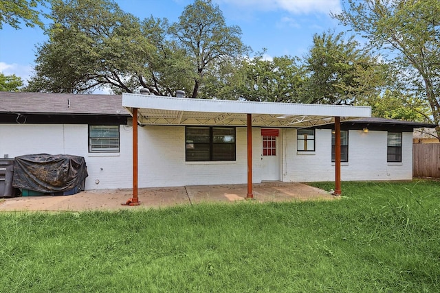 2120 Nottingham Blvd, Fort Worth, TX 76112 - rear view of house featuring a yard