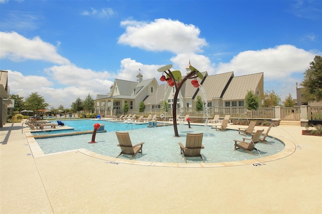 view of swimming pool