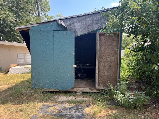 view of outbuilding