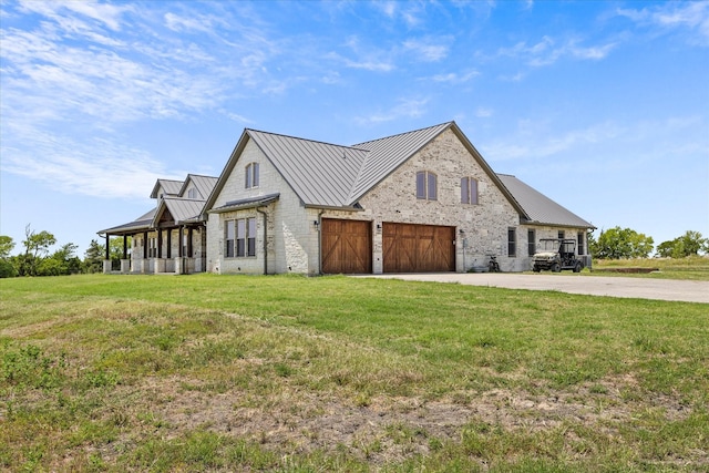 view of front of property with a front yard