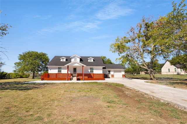 view of front of home with a front yard