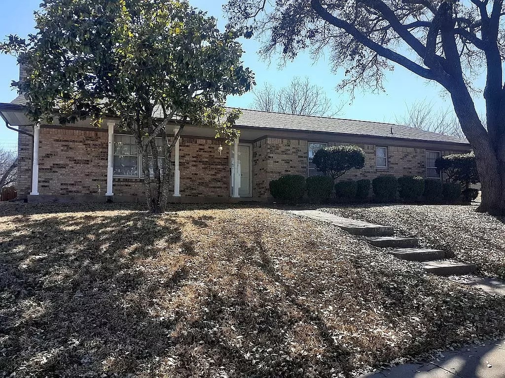 view of single story home