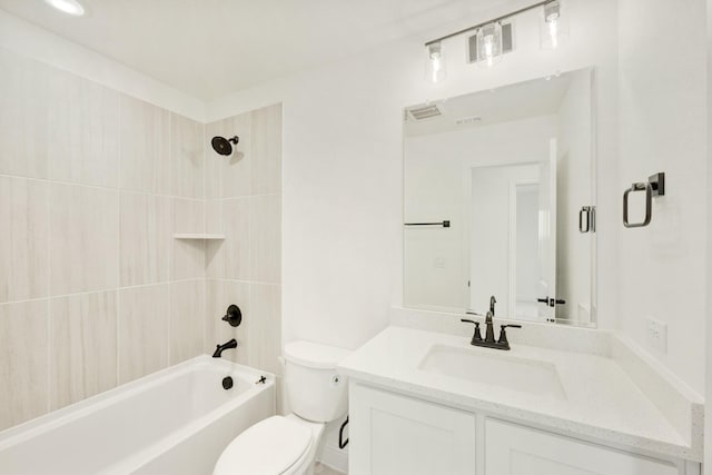 bedroom with light carpet, connected bathroom, ceiling fan, and lofted ceiling