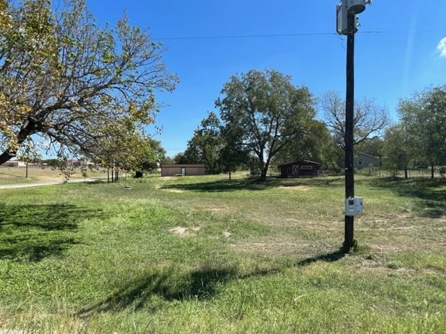 Listing photo 2 for 305 Eighth, Hico TX 76457