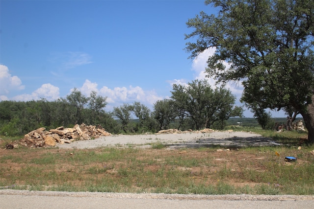 Listing photo 3 for 7543 Feather Bay Dr, Brownwood TX 76801