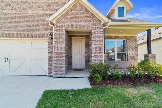 craftsman-style house with a garage and a front lawn