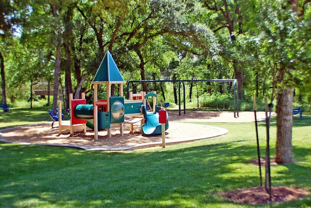 view of jungle gym featuring a yard