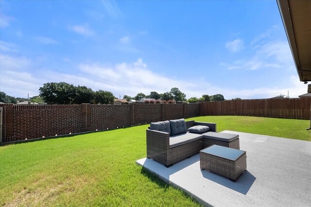 view of yard with an outdoor hangout area and a patio area