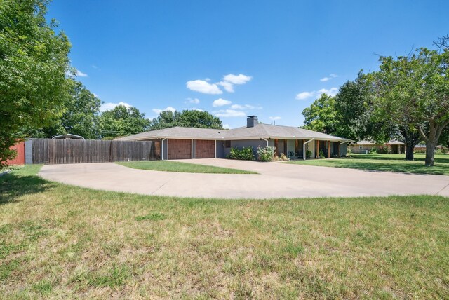 view of front of home with a front yard