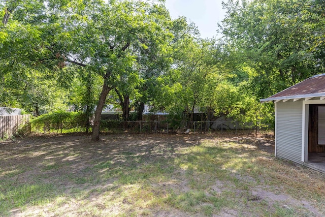 607 N Dallas St, Ennis, TX 75119 - view of yard featuring fence
