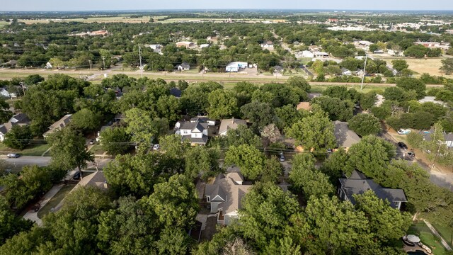 607 N Dallas St, Ennis, TX 75119 - drone / aerial view