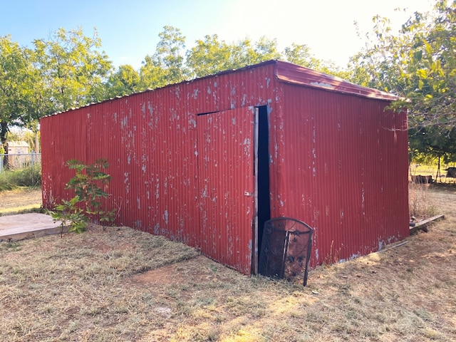 view of outdoor structure