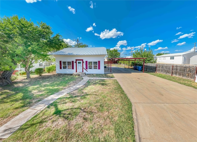 view of front of house with a front yard