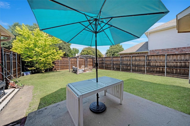 view of yard with a patio area