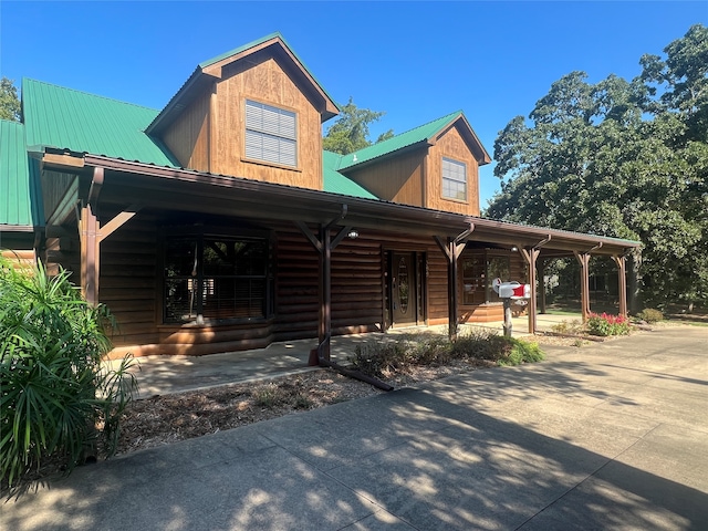 view of front of house featuring covered porch