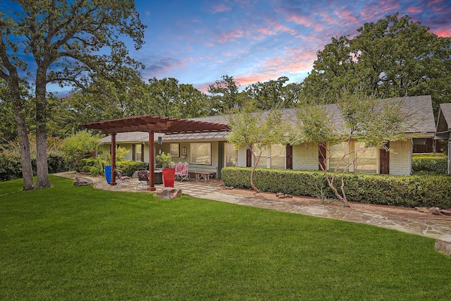 view of yard featuring a pergola and a patio