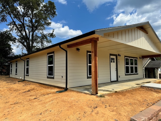 view of front of property with a patio area