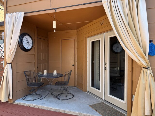 exterior details featuring a hot tub