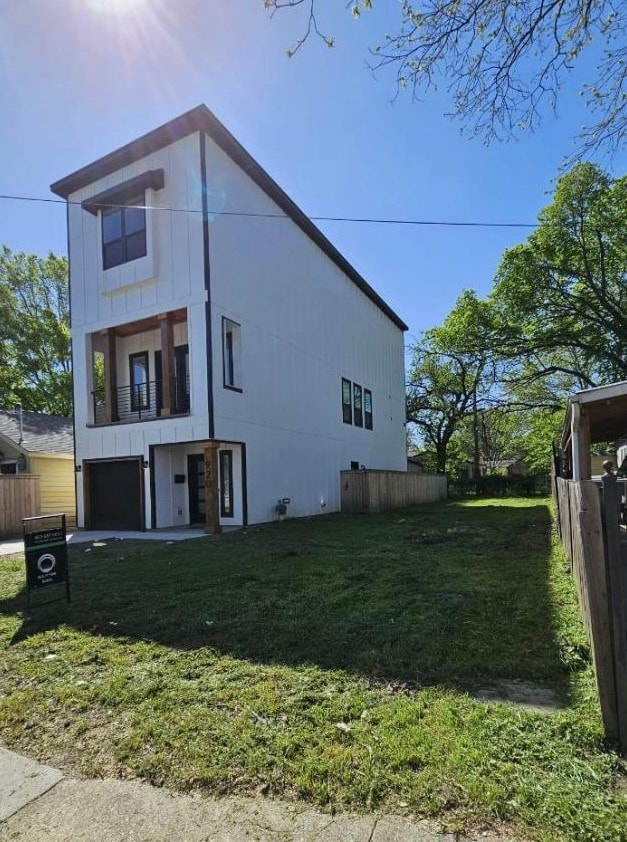 922 Muncie Ave, Dallas, TX 75212