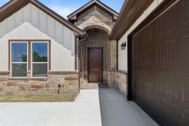 view of property entrance