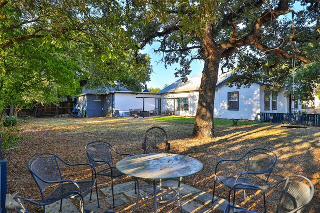 view of yard featuring a patio area