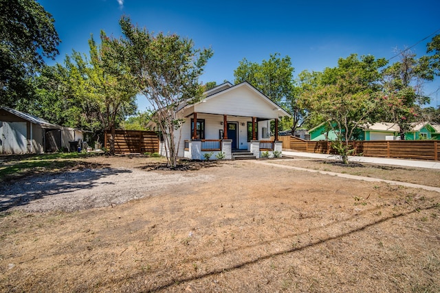 view of front of property featuring a porch