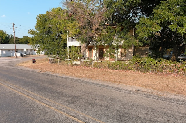 view of front of property