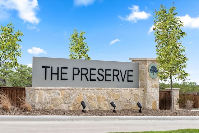 view of community / neighborhood sign