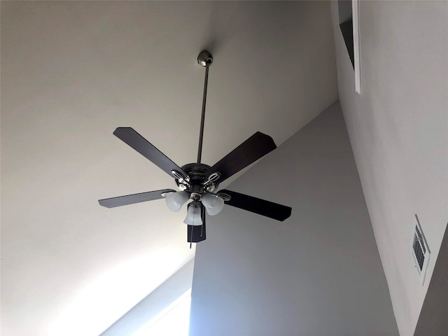 room details featuring ceiling fan