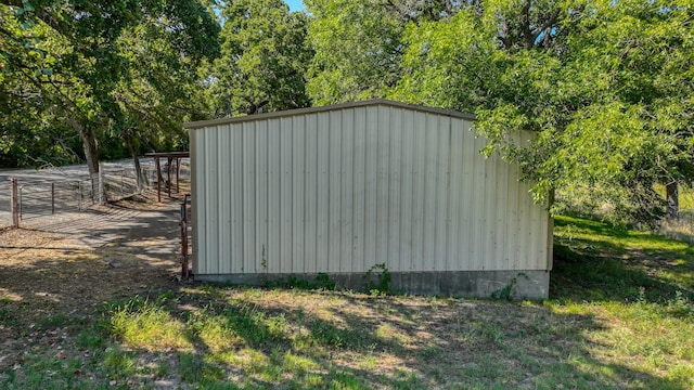 view of outbuilding