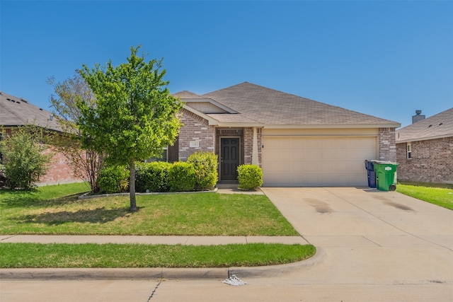 view of front of house featuring a front lawn and a garage