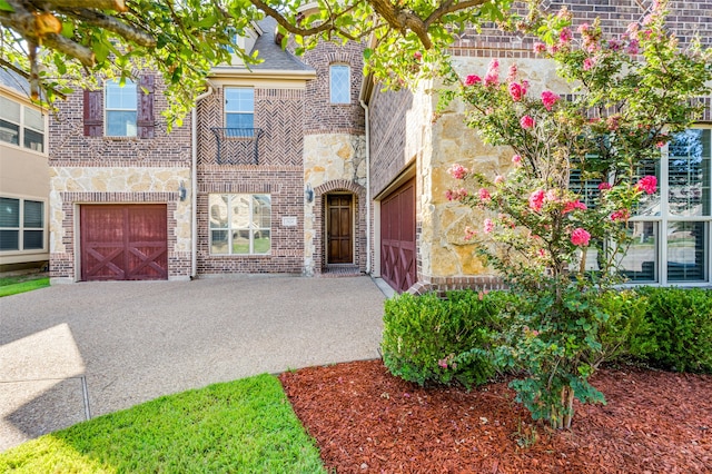 view of front facade with a garage