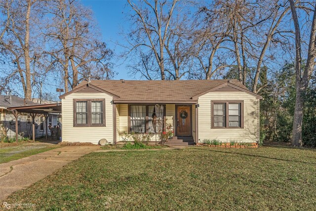 view of front of house with a front yard