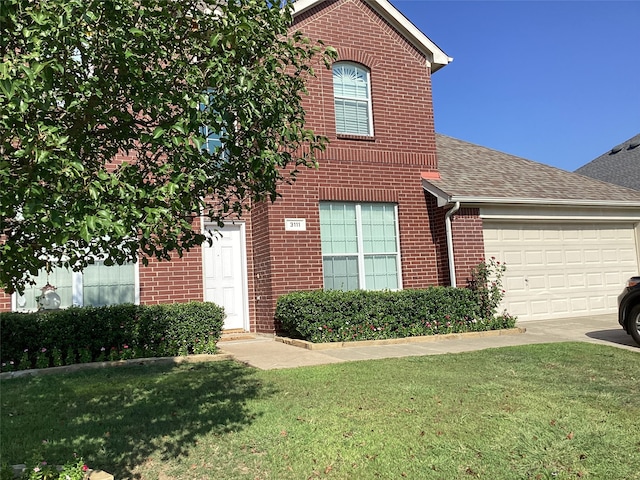 view of front of home featuring a front yard