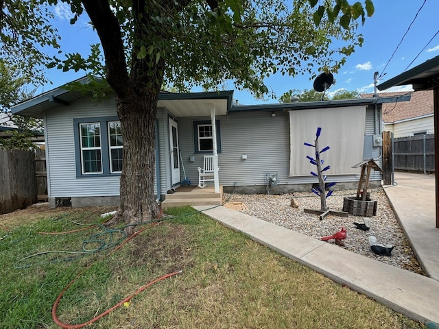 view of front of property