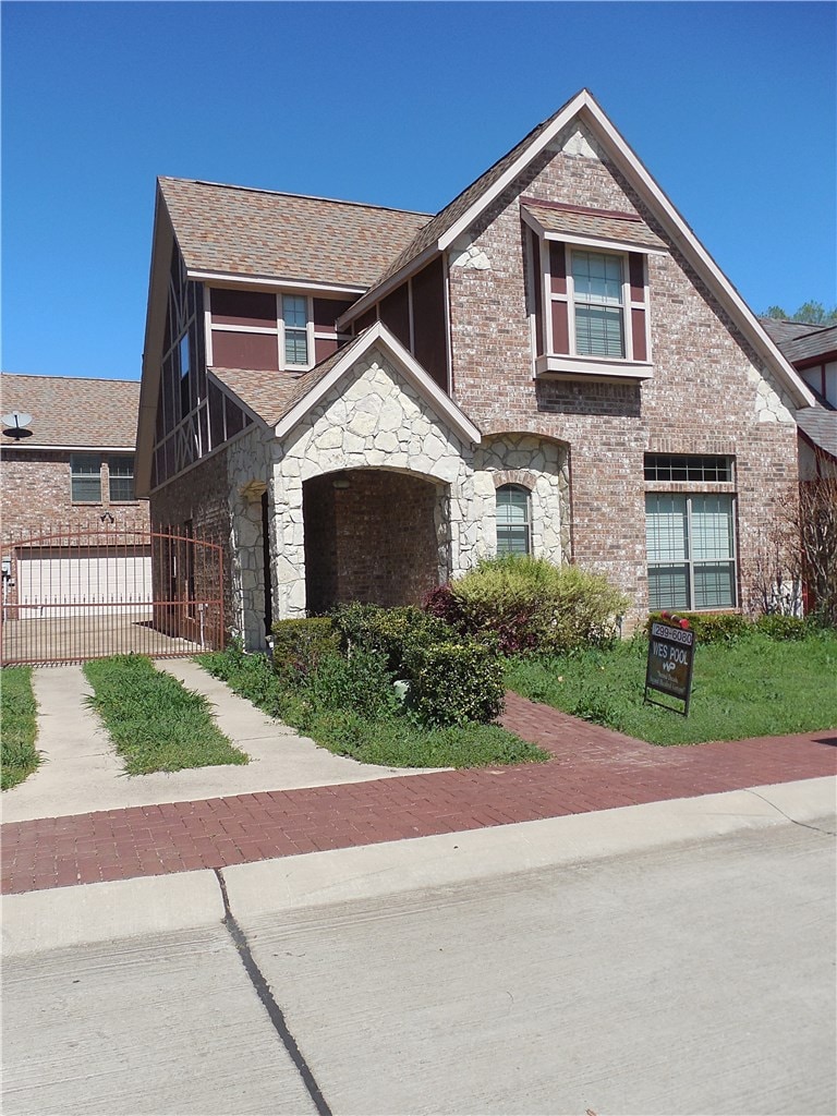 view of front of home featuring a garage