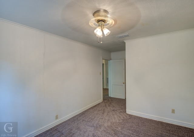 empty room featuring ceiling fan and light carpet