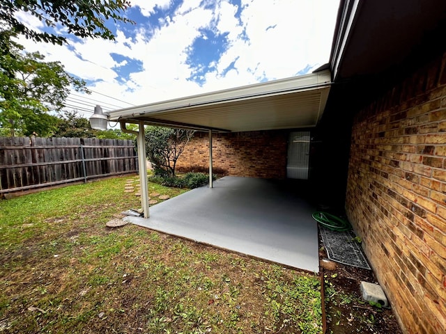 view of yard featuring a patio