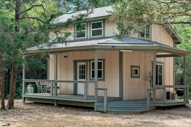 view of front of home featuring a deck