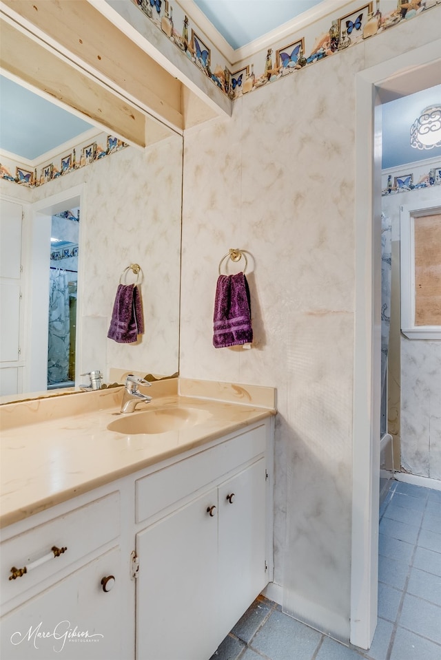 bathroom featuring vanity and a shower with curtain