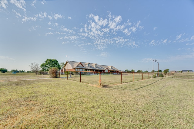 view of yard featuring a rural view