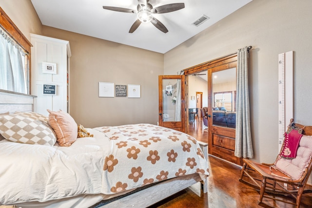 bedroom with ceiling fan