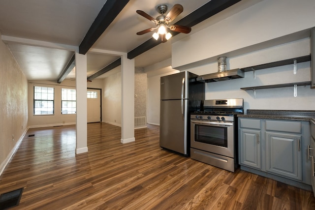 kitchen with appliances with stainless steel finishes, ceiling fan, dark hardwood / wood-style floors, gray cabinets, and ventilation hood