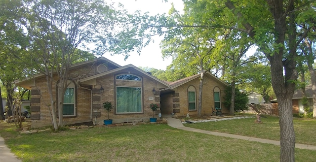 view of front of property with a front lawn