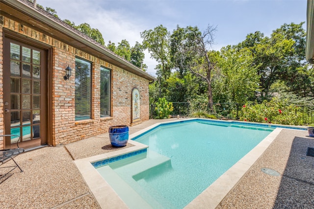 view of swimming pool