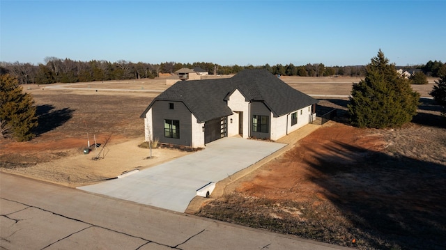 view of front facade with a garage