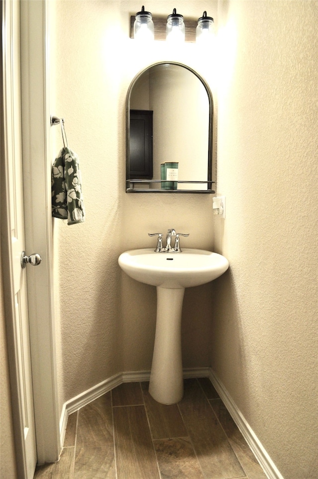 bathroom with sink