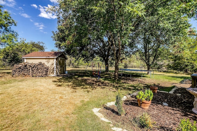 view of yard with a storage shed