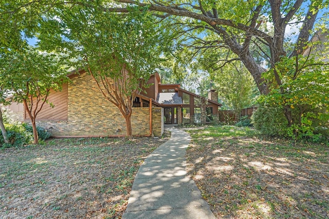 view of front of property